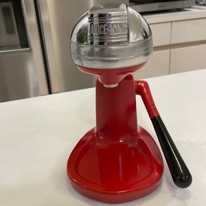 JUICE- KING RED VINTAGE JUICER